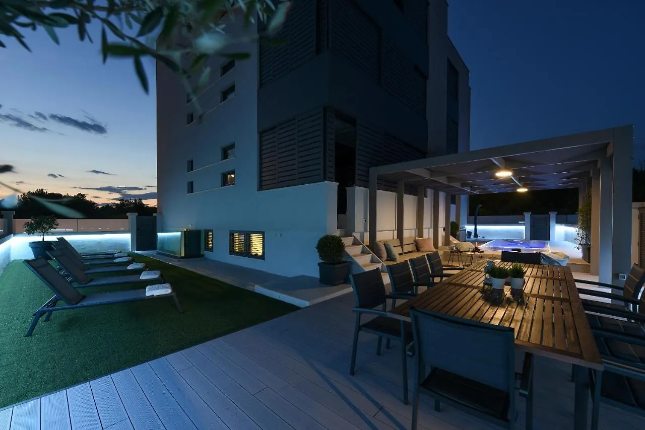 Lazy - Luxury Apartment Zadar Yachting contacts
